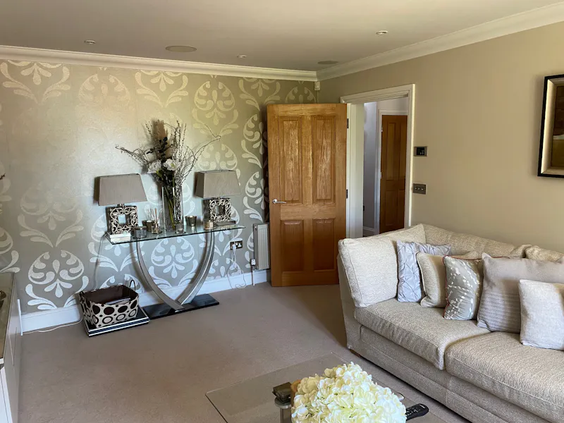Detached Cobham family house, D2017 (photo 5)