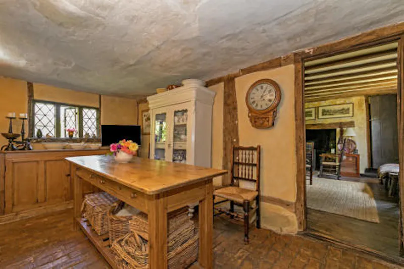 Kitchen at The Dower House, Aylesbury, C165 (photo 4)