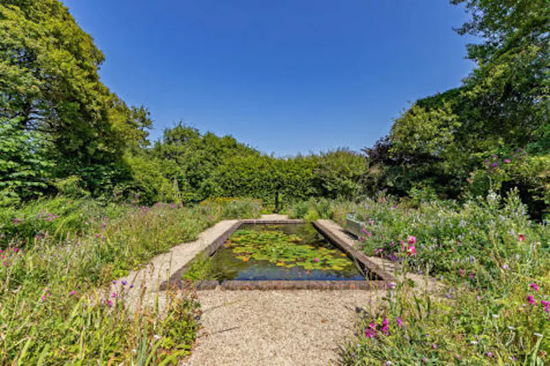 Pond at The Dower House, Aylesbury, C165 (photo 25)