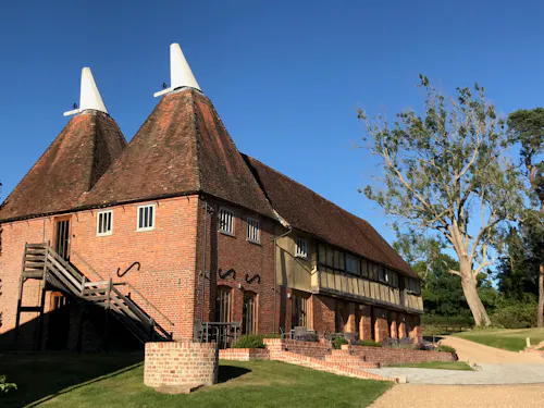 Benenden threshing barn venue, L715