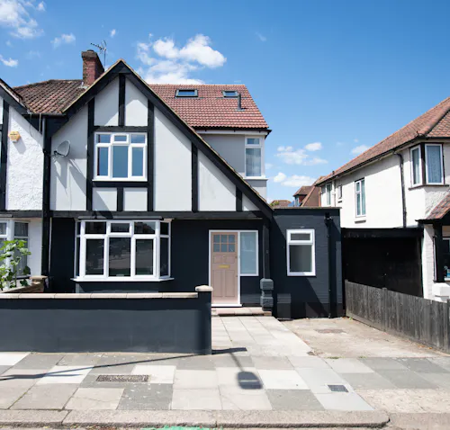 Colourful Dollis Hill family house, D2468