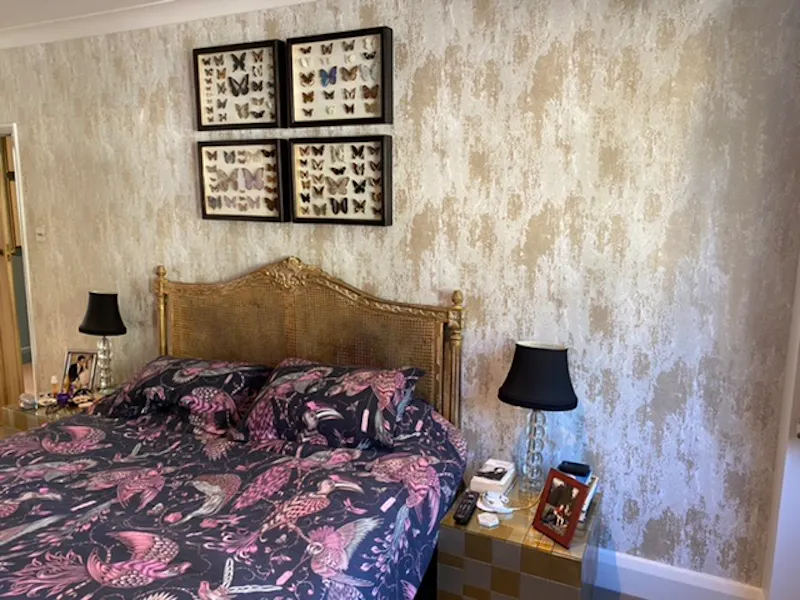 Wallpaper at 1930's refurb in Belsize Park, D2481 (photo 18)
