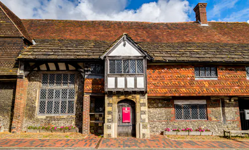 Historic Lewes hall-house, M342