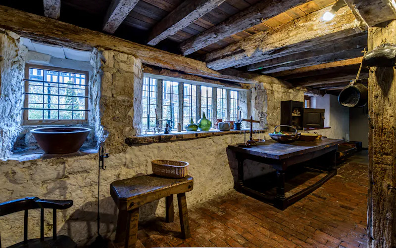 Historic Lewes hall-house, M342 (photo 9)