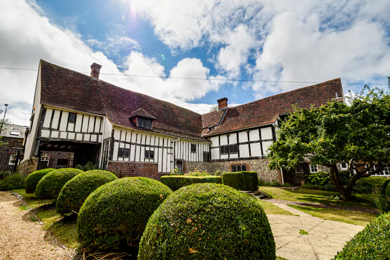 Garden at Historic Lewes hall-house, M342 (photo 28)