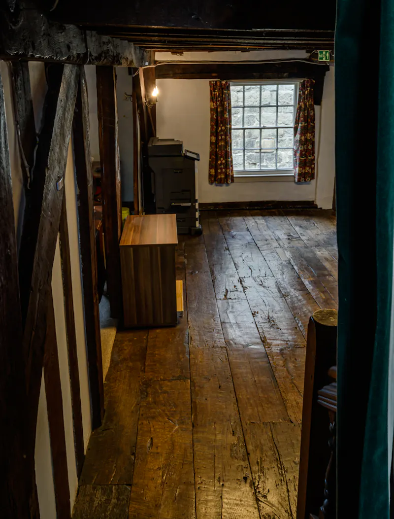 Floor - wooden at Authentic Tudor house in Lewes, M341 (photo 4)