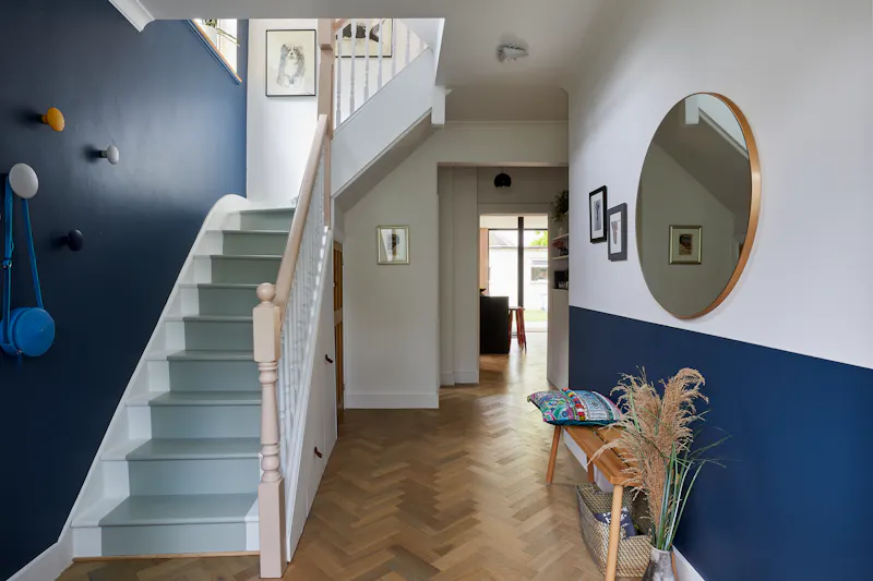 Entrance hall at On-trend Wandsworth house, D2469 (photo 1)