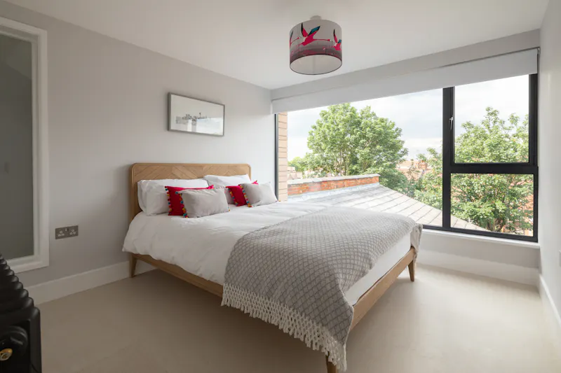 Bedroom at Contemporary Harlesden house, B1890 (photo 15)