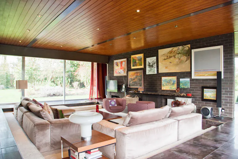 Living Room at Modernist Hormonden pavilion, D1278 (photo 3)