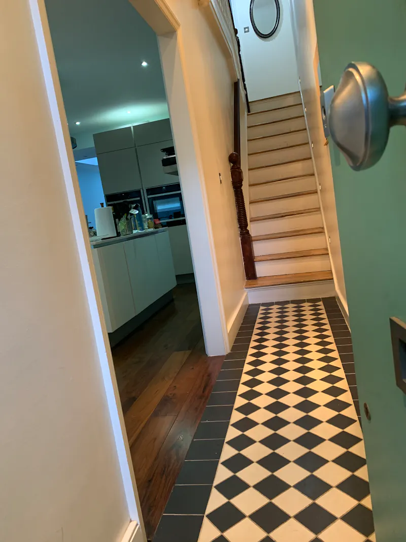 Staircase at Victorian townhouse Islington, B1925 (photo 5)