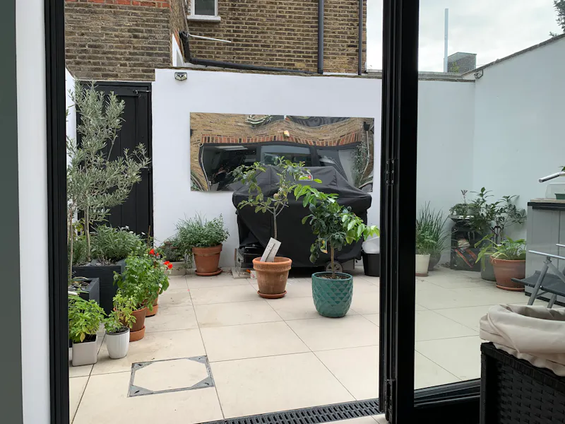 Terrace/Patio at Victorian townhouse Islington, B1925 (photo 11)