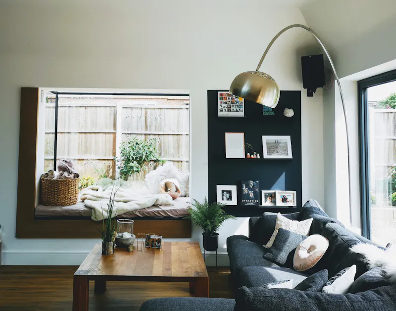Sitting room at Modern semi in Weybridge , D2530 (photo 7)