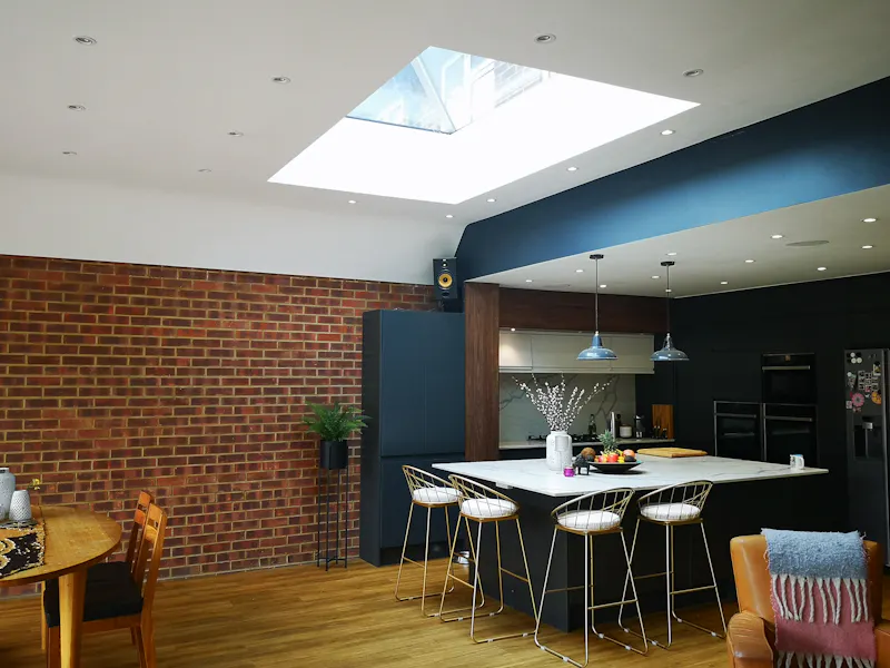 Exposed brick at Modern semi in Weybridge , D2530 (photo 6)