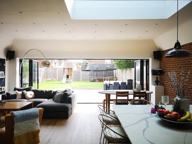 Open plan at Modern semi in Weybridge , D2530 (photo 3)