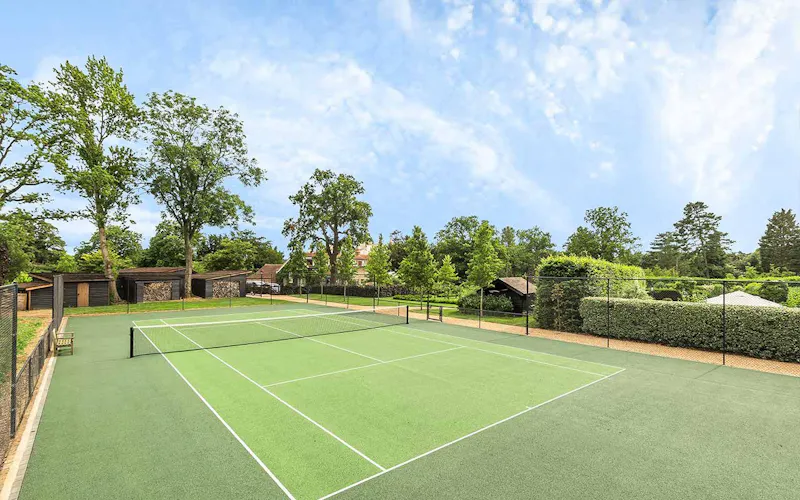 Tennis court at Luxurious Berkhamsted mansion, A1533 (photo 35)