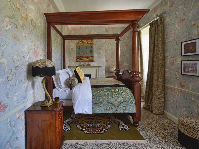 Bedroom at Cornish castle and gardens, G307 (photo 31)