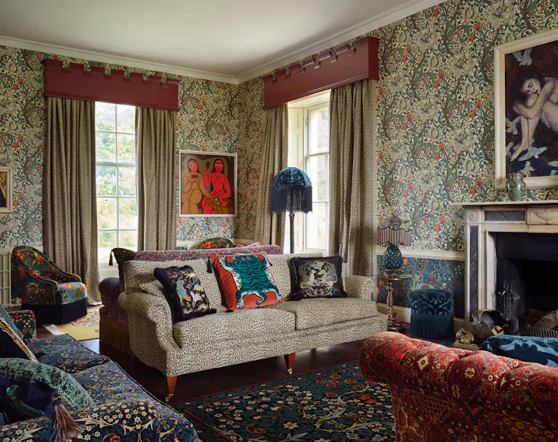 Wallpaper at Cornish castle and gardens, G307 (photo 2)