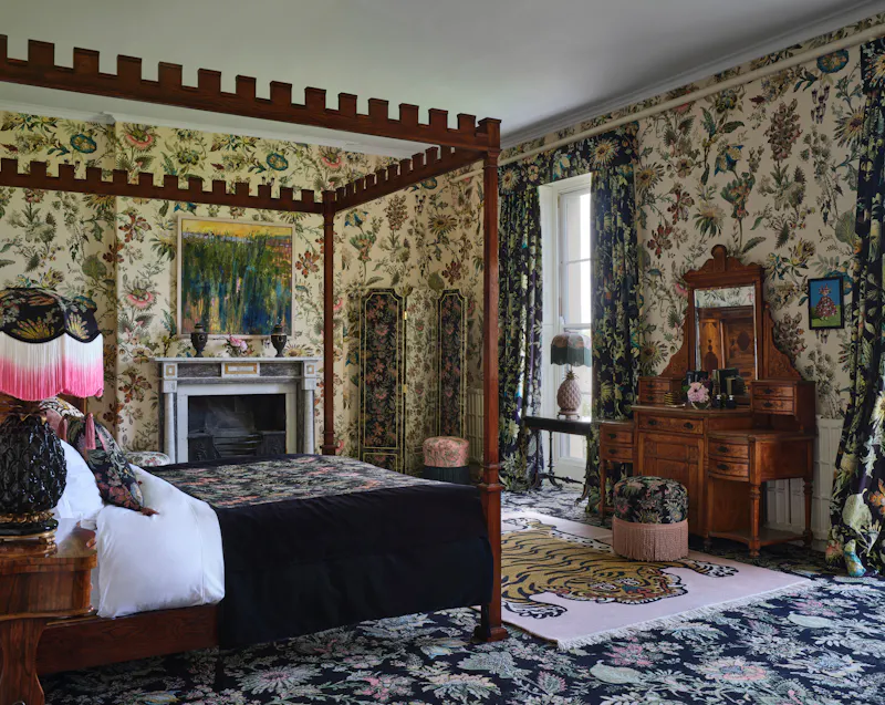 Bedroom at Cornish castle and gardens, G307 (photo 37)