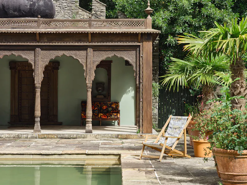 Folly / gazebo at Cornish castle and gardens, G307 (photo 59)