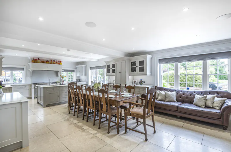 Open plan at Luxurious Berkhamsted mansion, A1533 (photo 14)