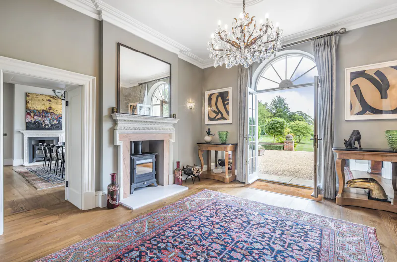 Entrance hall at Luxurious Berkhamsted mansion, A1533 (photo 2)