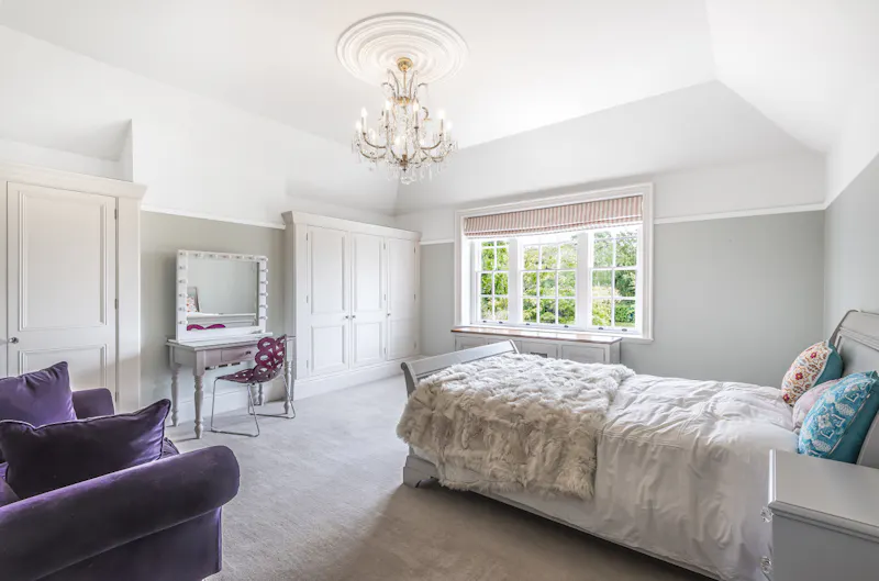 Bedroom at Luxurious Berkhamsted mansion, A1533 (photo 26)