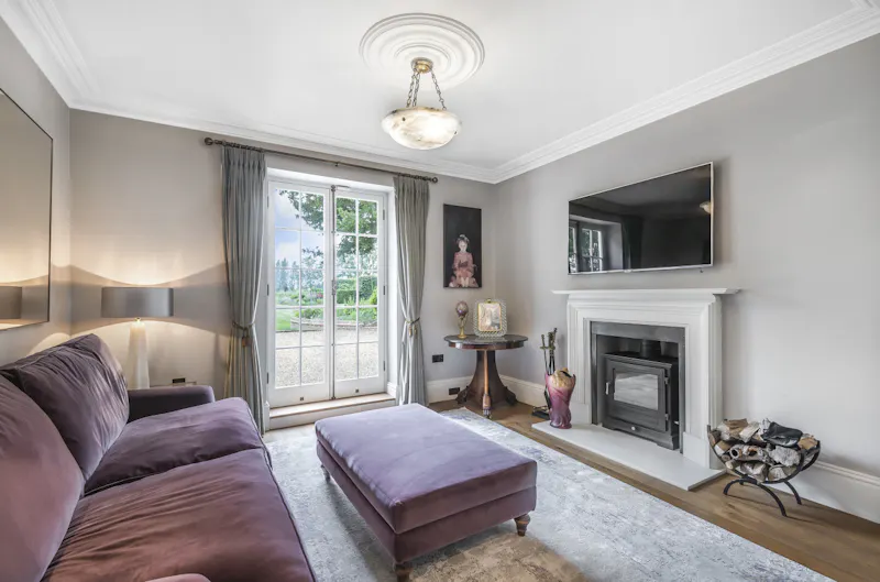 Living Room at Luxurious Berkhamsted mansion, A1533 (photo 18)