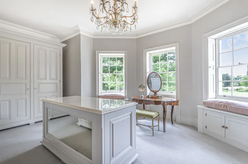 Dressing room at Luxurious Berkhamsted mansion, A1533 (photo 23)