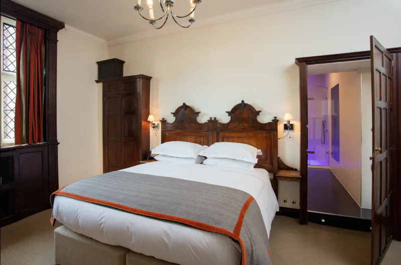 Hotel and venue near Windsor, R730 (photo 10)