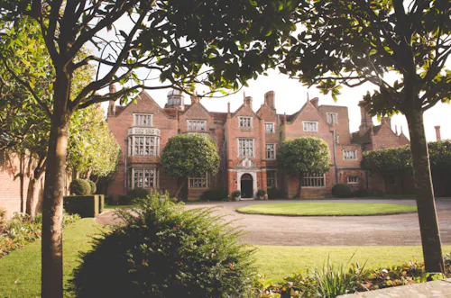Hotel and venue near Windsor, R730