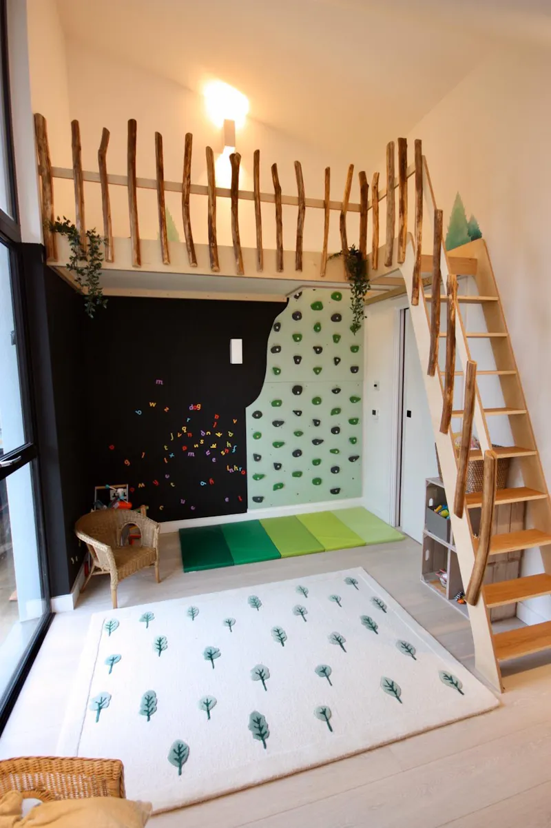 Nursery at Haslemere modern house, D2590 (photo 41)