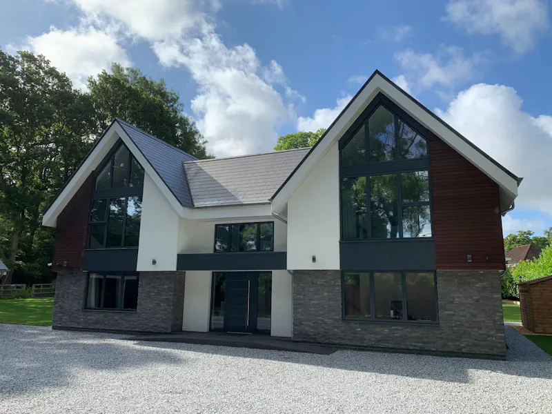Stylish modern Alton house, D2381 (photo 25)