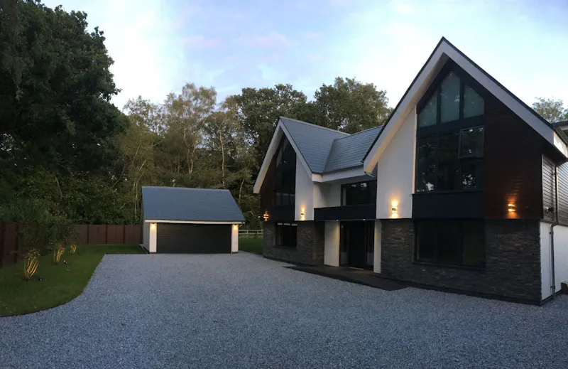 Stylish modern Alton house, D2381 (photo 26)