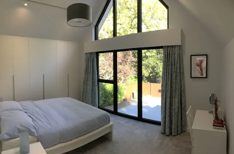 Stylish modern Alton house, D2381 (photo 14)