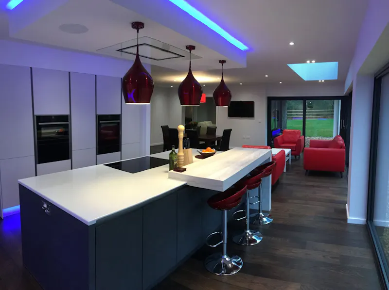 Stylish modern Alton house, D2381 (photo 5)