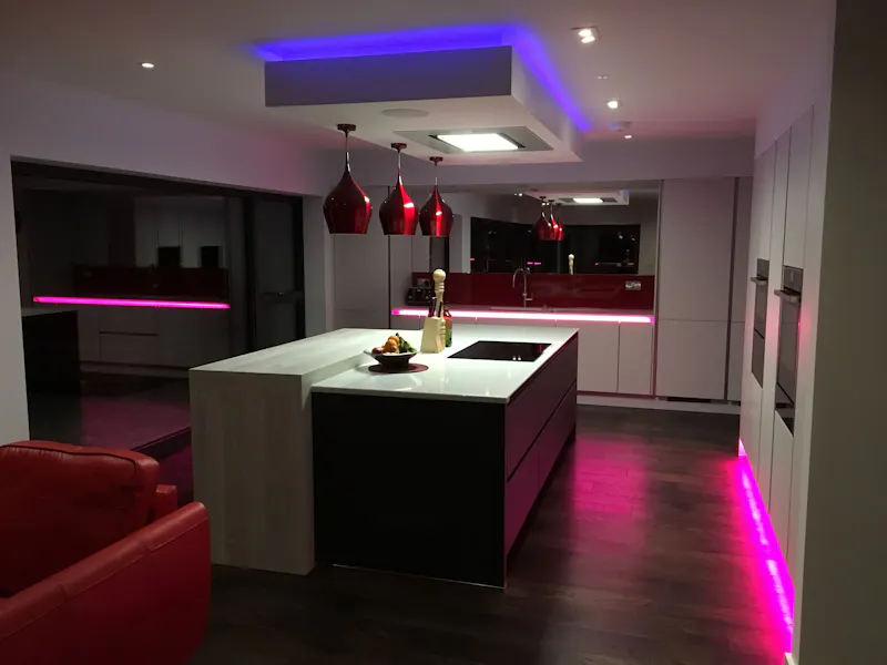 Stylish modern Alton house, D2381 (photo 6)