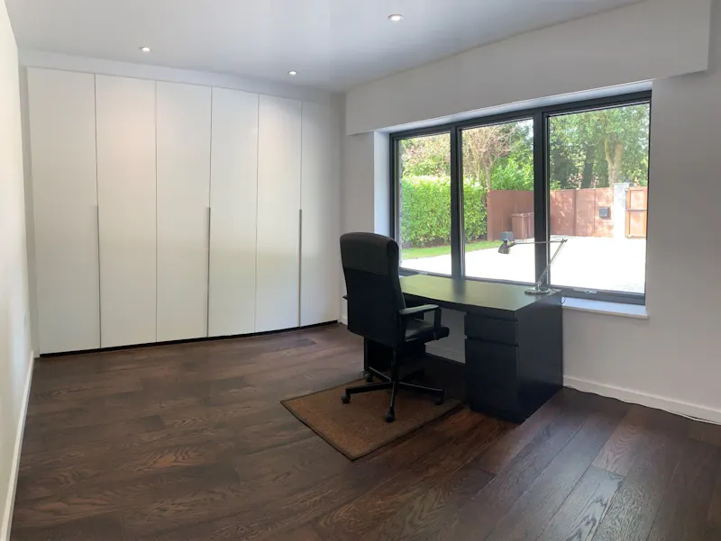 Stylish modern Alton house, D2381 (photo 18)