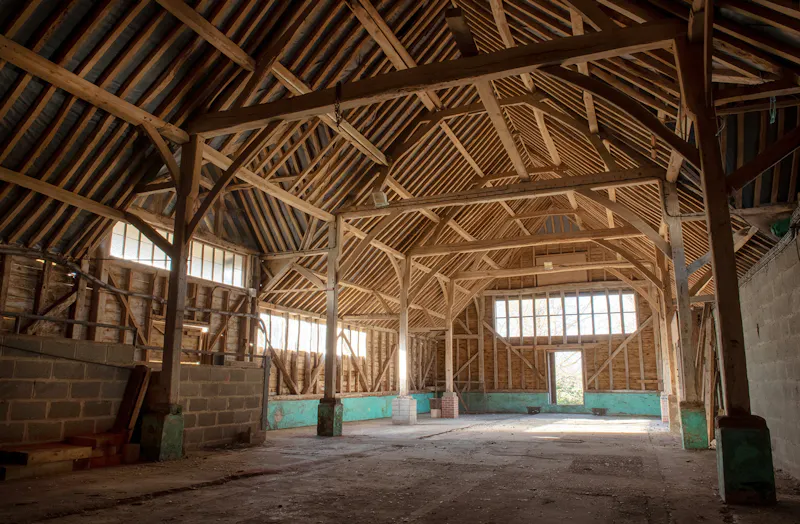 Beams at Versatile farm in Wallingford, L716 (photo 16)