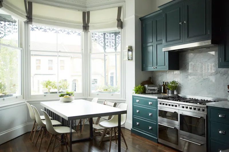 Kitchen at Versatile Sydenham house, B1893 (photo 10)