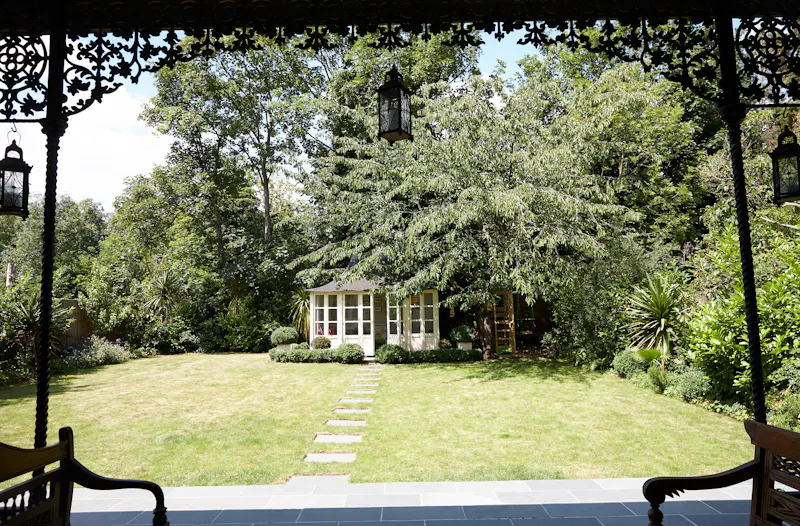 Garden at Versatile Sydenham house, B1893 (photo 44)