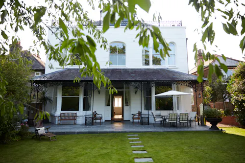 Versatile Sydenham house, B1893