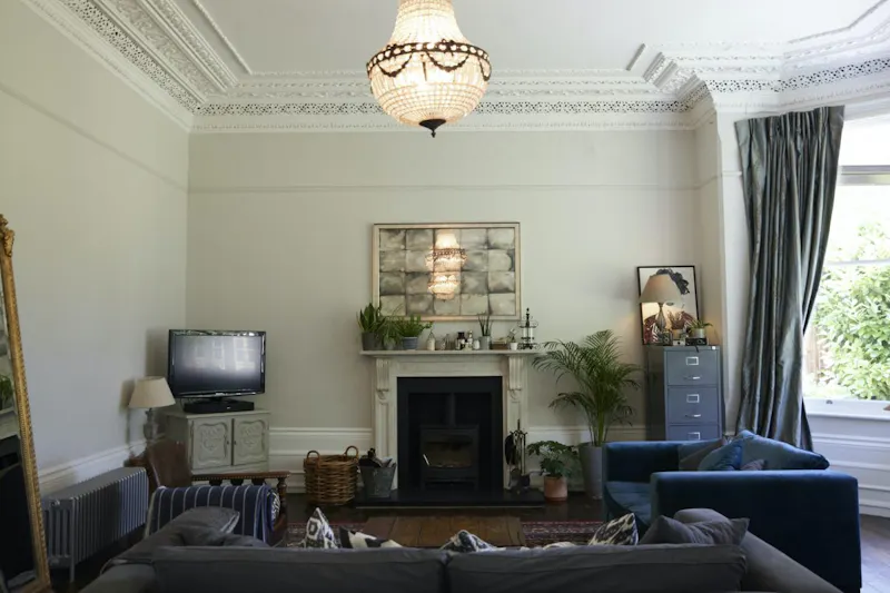 Living Room at Versatile Sydenham house, B1893 (photo 3)