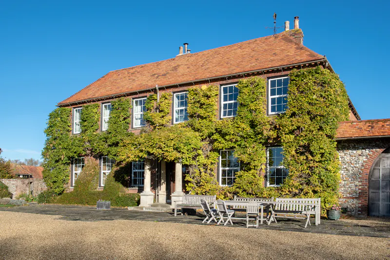 Versatile farm in Wallingford, L716 (photo 2)