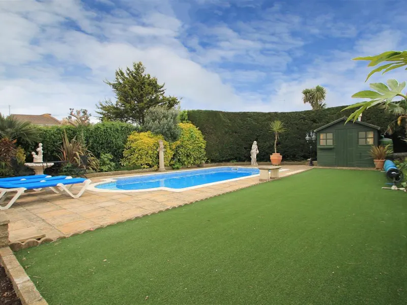 Bungalow in Shoreham-by-Sea, D2578 (photo 47)