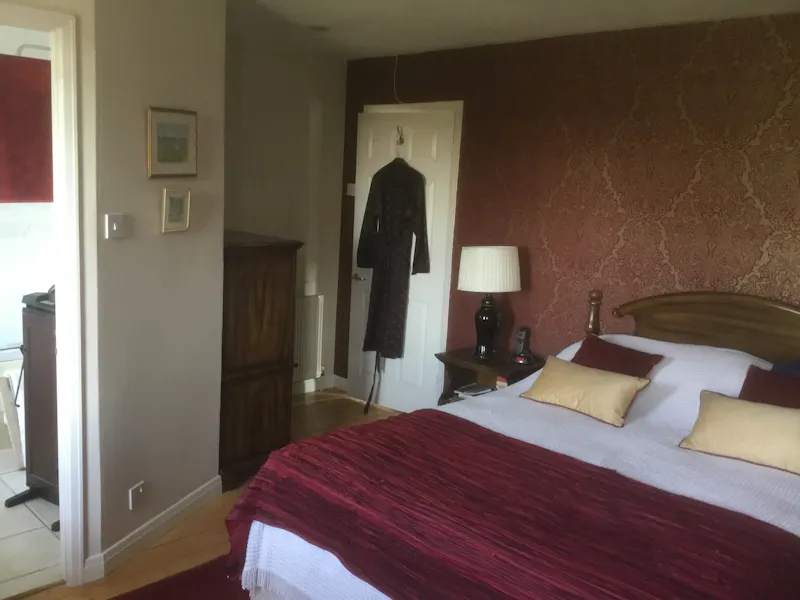 Bedroom at Leatherhead Georgian house, A1535 (photo 17)