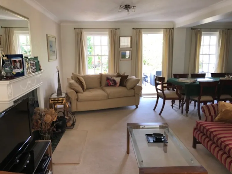 Living Room at Leatherhead Georgian house, A1535 (photo 5)