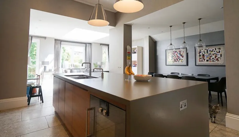 Smart Clapham family house, B1894 (photo 17)
