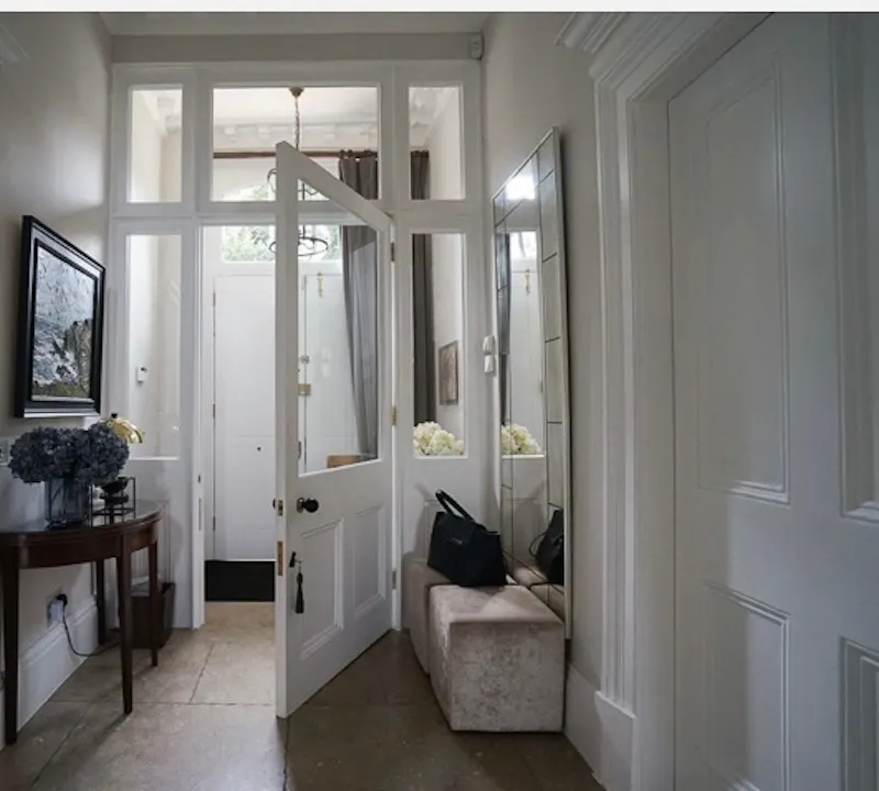 Smart Clapham family house, B1894 (photo 3)