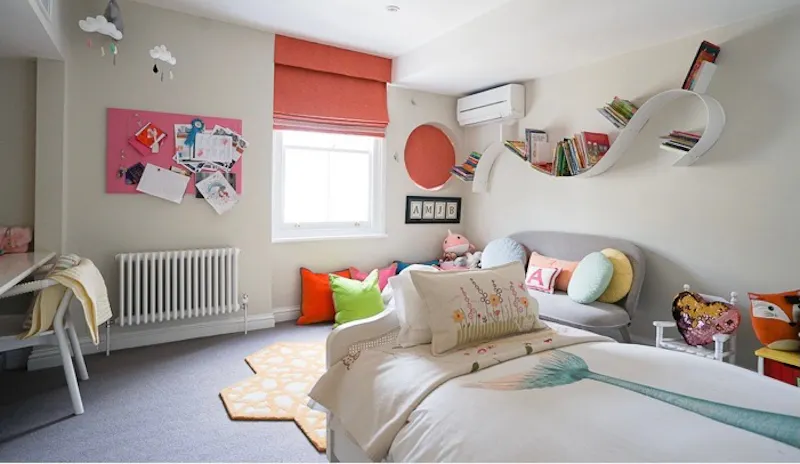 Bedroom at Smart Clapham family house, B1894 (photo 49)