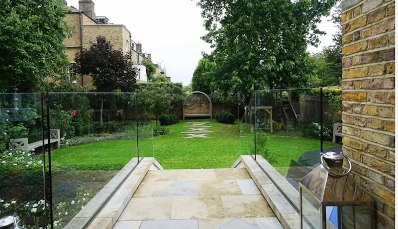 Smart Clapham family house, B1894 (photo 65)